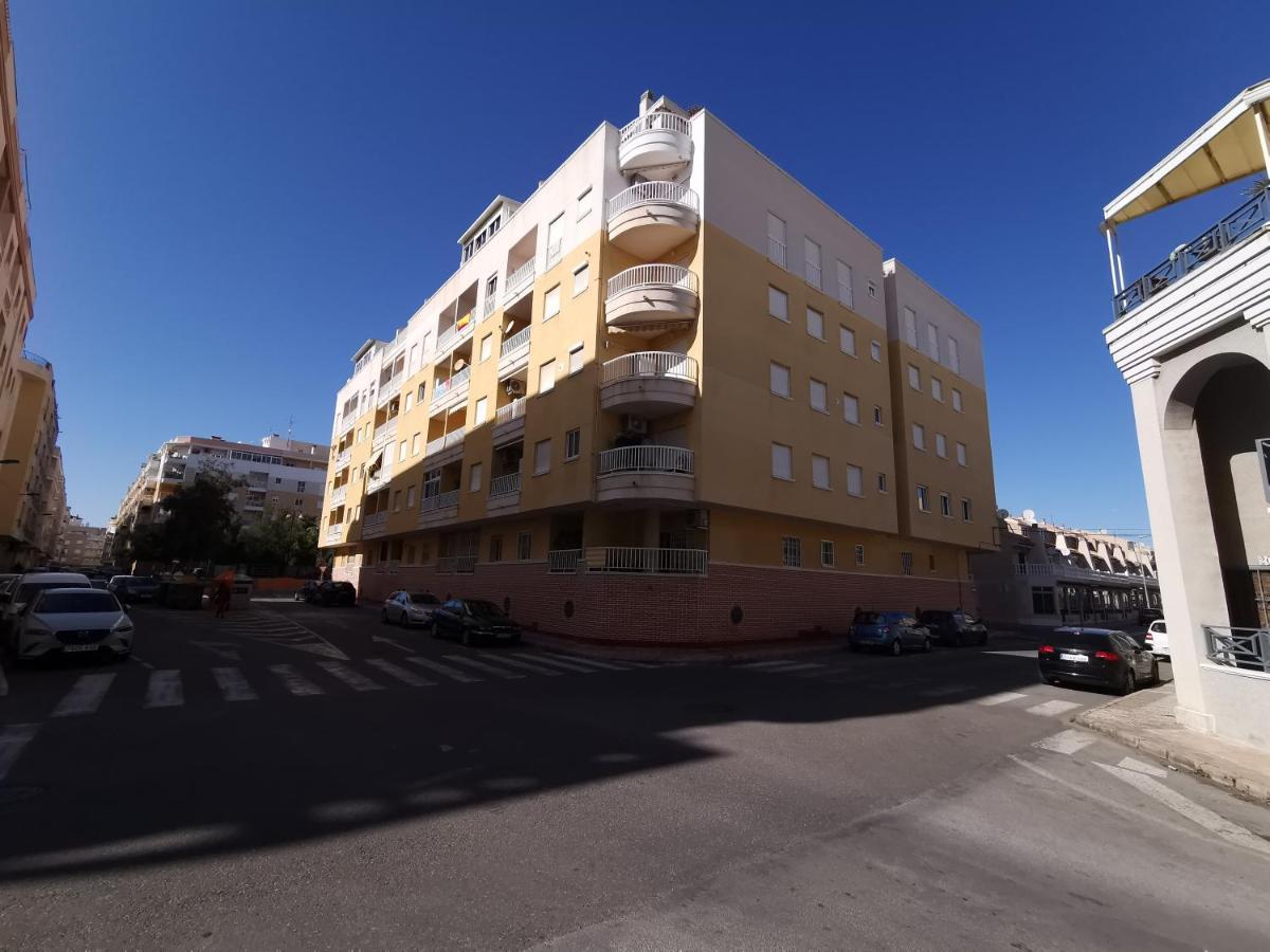 Rent An Apartment In Torrevieja Exterior photo